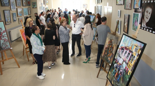Kartal Halk Eğitim Merkezi'nin Yıl Sonu Resim Sergisi Açıldı