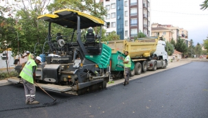 Üstyapısı ile Modern Kartal İçin Karlıktepe'de 2 Bin Ton Asfalt Serimi Yapılıyor